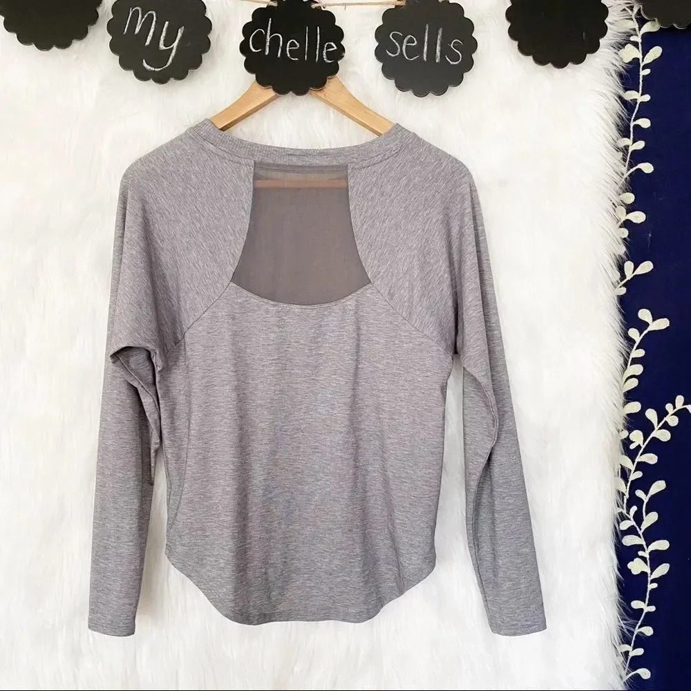 Athleta Gray Topanga Long Sleeve‎ Athletic Top - Picture 4 of 5